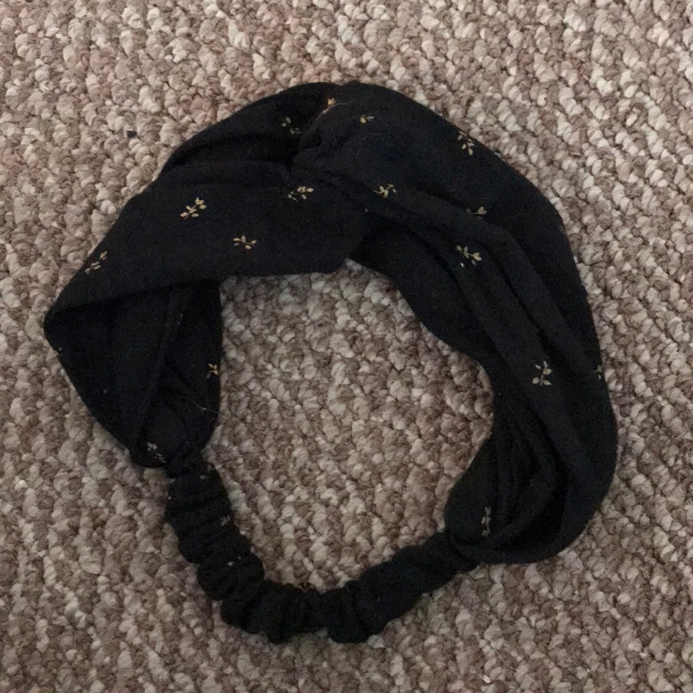 Urban Outfitters knot headband